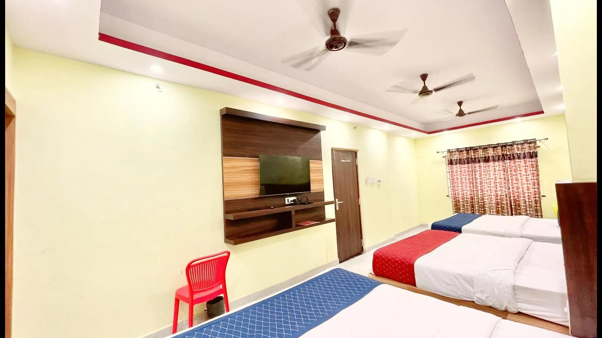 Hotel Laxmi ! Vilas Near Kashi Vishwanath Temple Varanasi 3*,