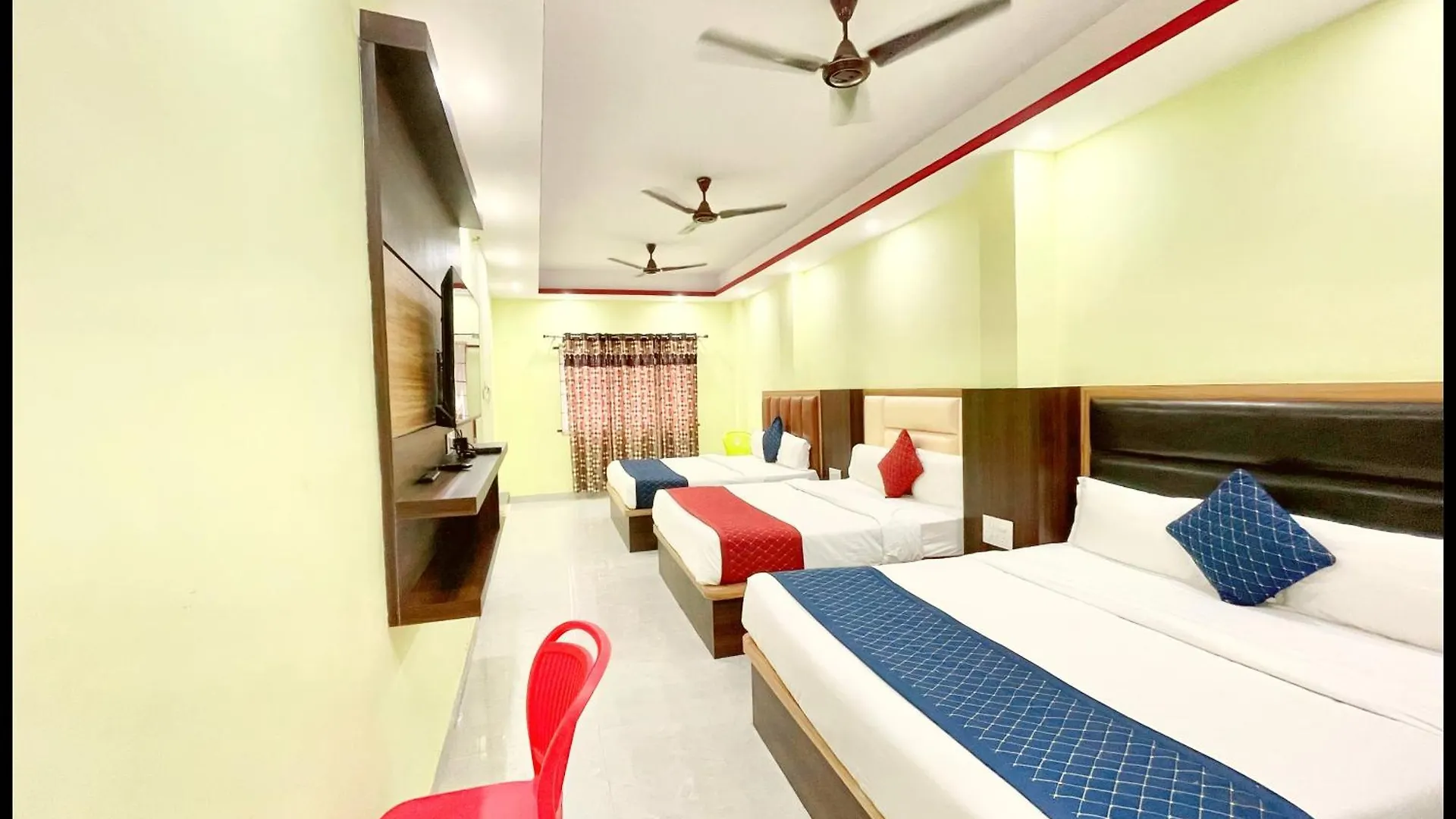 ***  Hotel Laxmi ! Vilas Near Kashi Vishwanath Temple Varanasi Indien