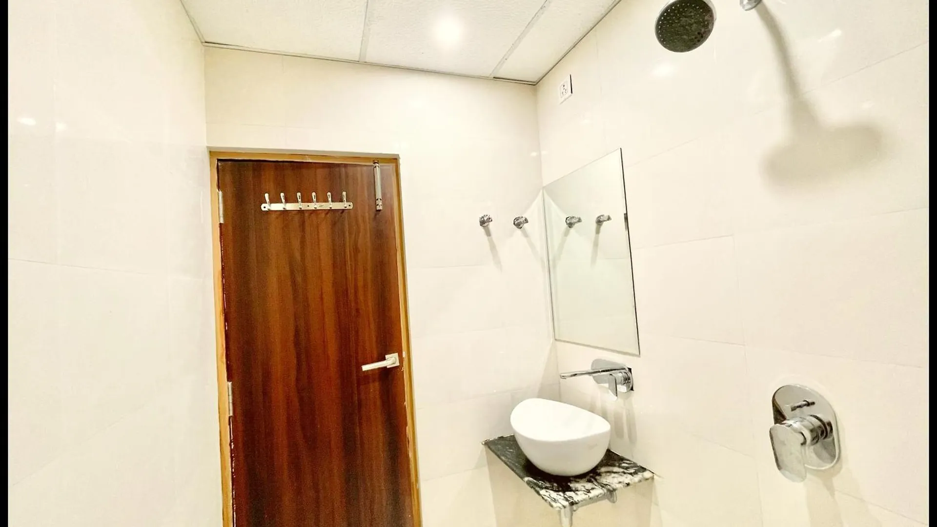 Hotel Laxmi ! Vilas Near Kashi Vishwanath Temple Varanasi 3*,  India
